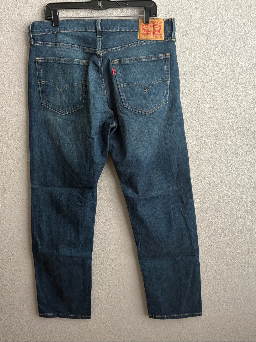 Levi’s 559 Relaxed Straight Leg Medium Wash Five Pocket Jeans 36x32